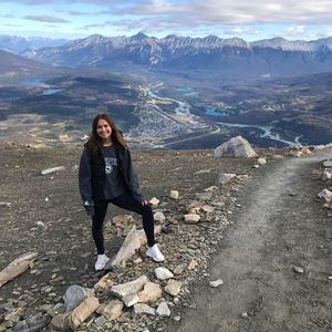 Meet your Posher, Alix